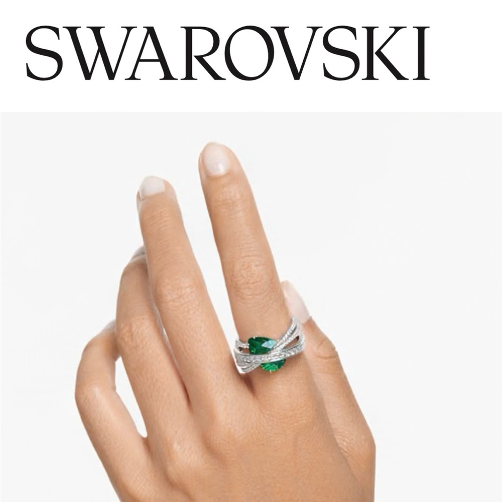 Swarovski Emerald Green and Silver Ring